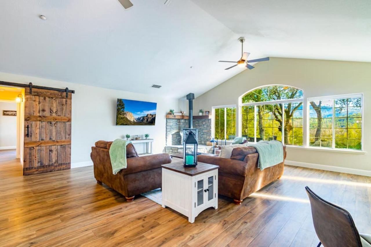 Mystic Mountain Villa, 14 Miles From Yosemite オークハースト エクステリア 写真