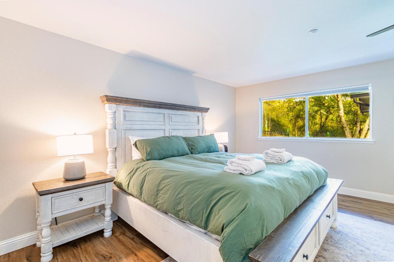 Mystic Mountain Villa, 14 Miles From Yosemite オークハースト エクステリア 写真