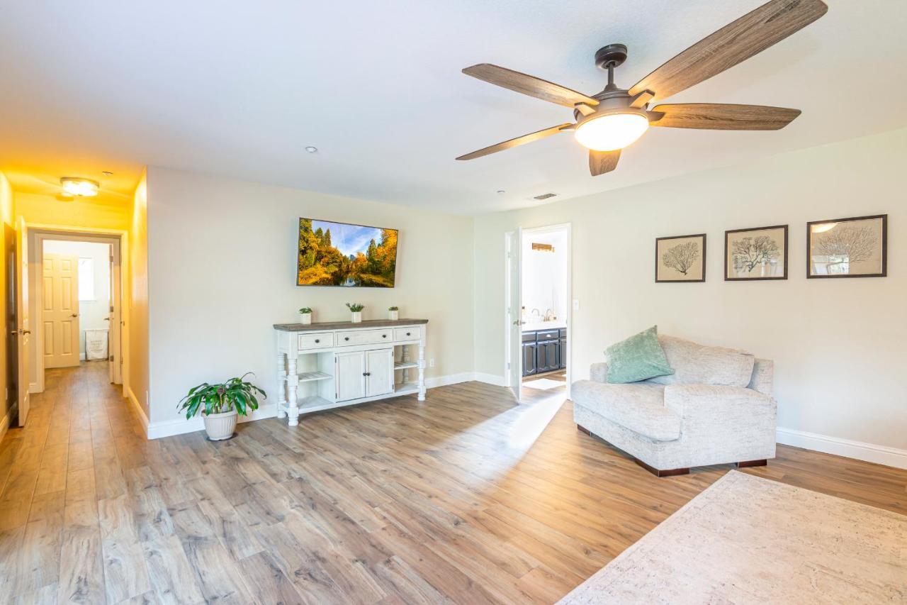 Mystic Mountain Villa, 14 Miles From Yosemite オークハースト エクステリア 写真