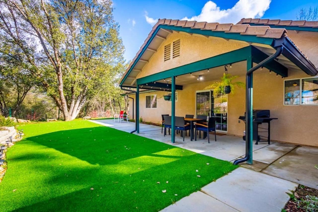 Mystic Mountain Villa, 14 Miles From Yosemite オークハースト エクステリア 写真