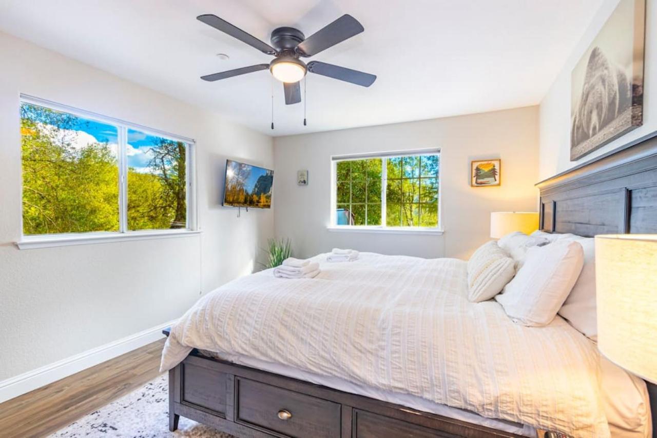 Mystic Mountain Villa, 14 Miles From Yosemite オークハースト エクステリア 写真