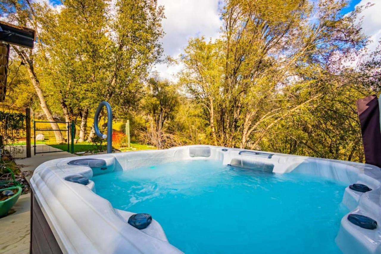Mystic Mountain Villa, 14 Miles From Yosemite オークハースト エクステリア 写真