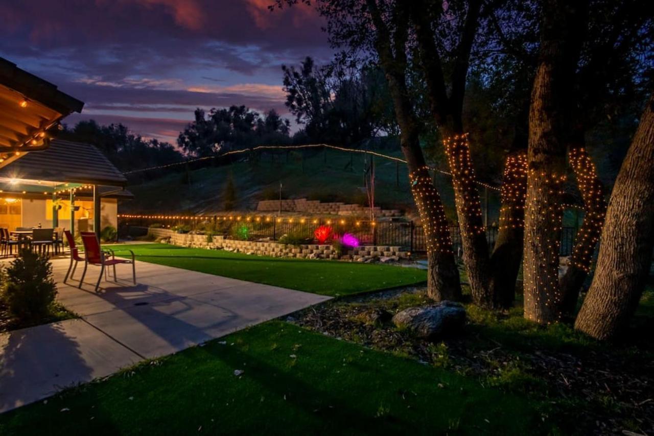 Mystic Mountain Villa, 14 Miles From Yosemite オークハースト エクステリア 写真