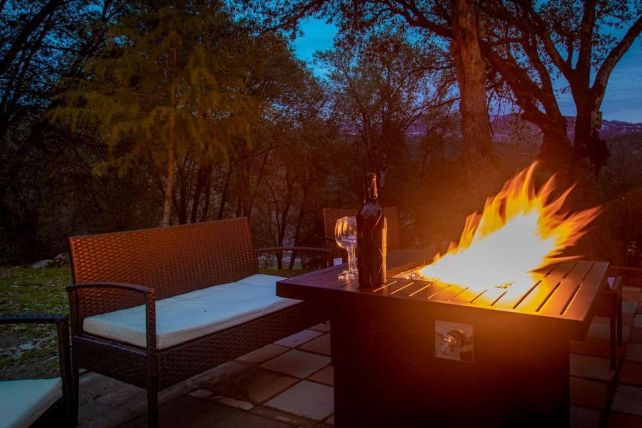 Mystic Mountain Villa, 14 Miles From Yosemite オークハースト エクステリア 写真