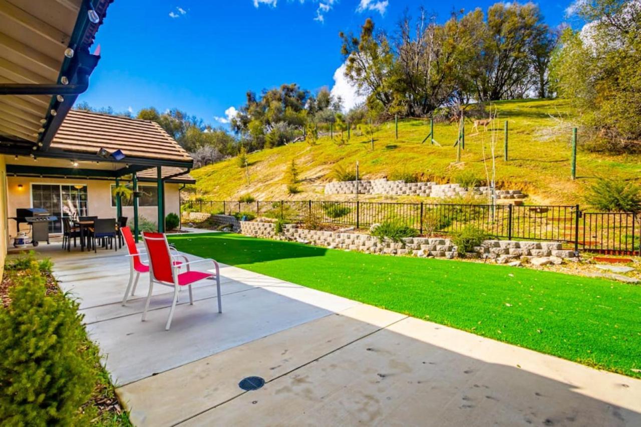 Mystic Mountain Villa, 14 Miles From Yosemite オークハースト エクステリア 写真