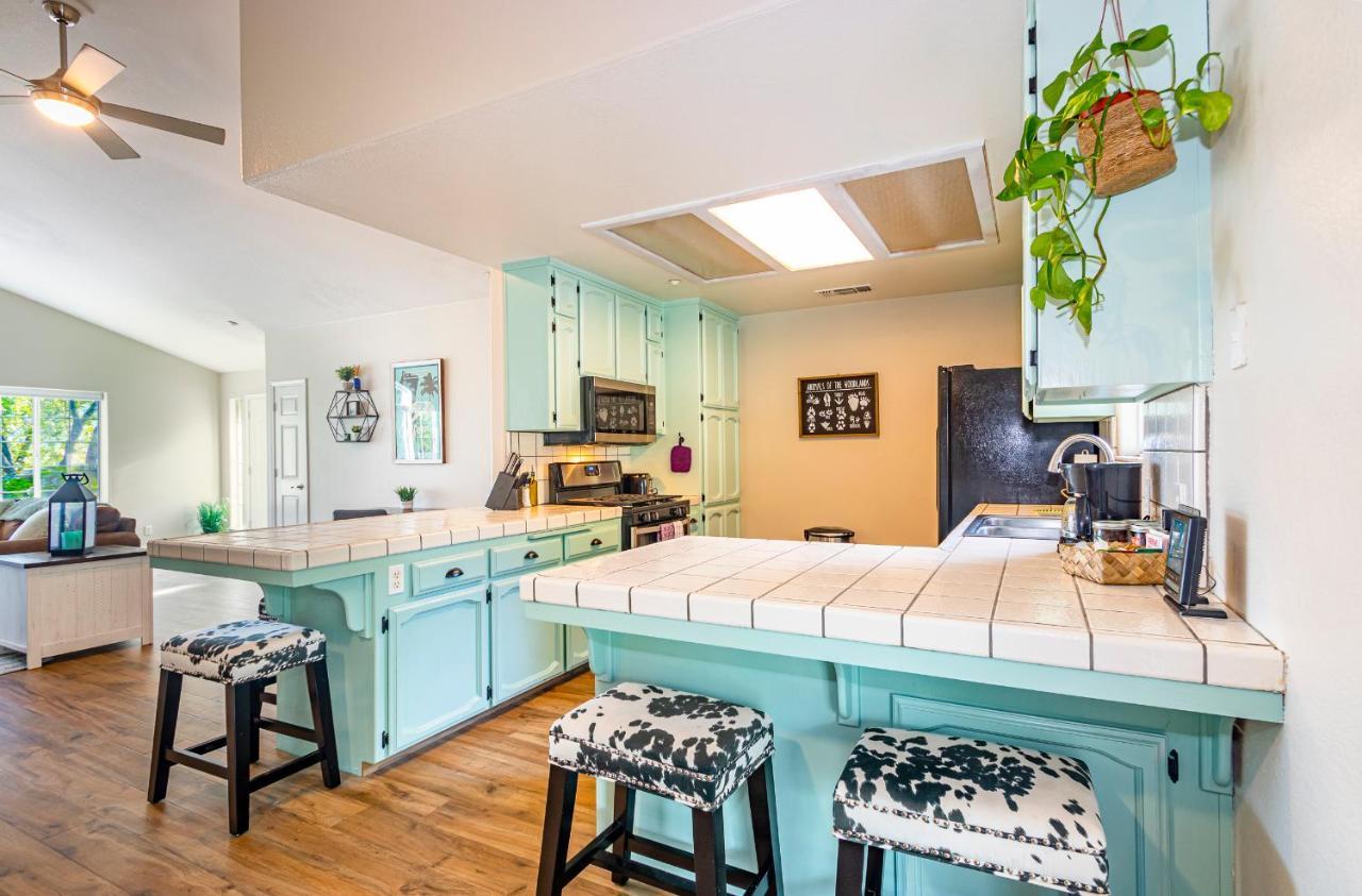 Mystic Mountain Villa, 14 Miles From Yosemite オークハースト エクステリア 写真