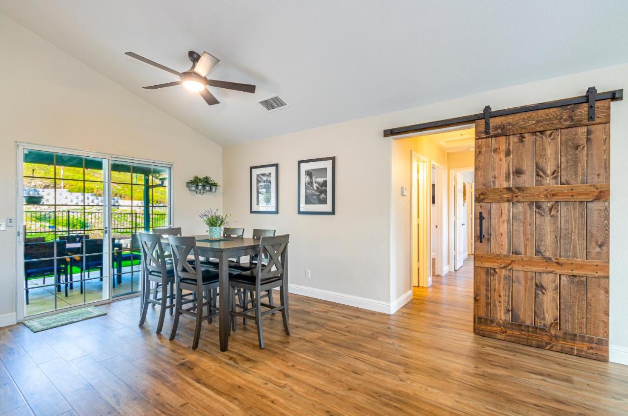Mystic Mountain Villa, 14 Miles From Yosemite オークハースト エクステリア 写真